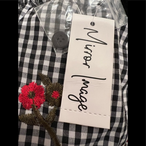 MIRROR IMAGE off the shoulders embroidered top/ size M - Picture 7 of 7